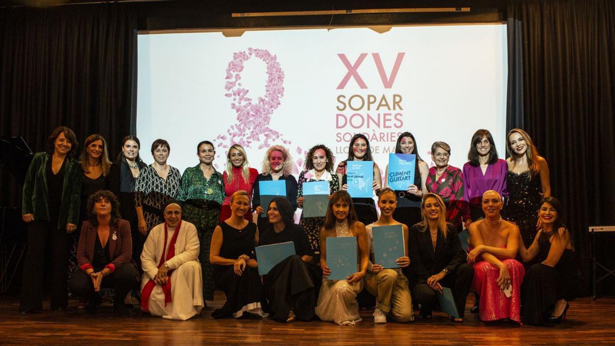 Sopar de Dones Solidàries pel càncer de mama a Lloret de Mar.  | GEMMA SAGARRA