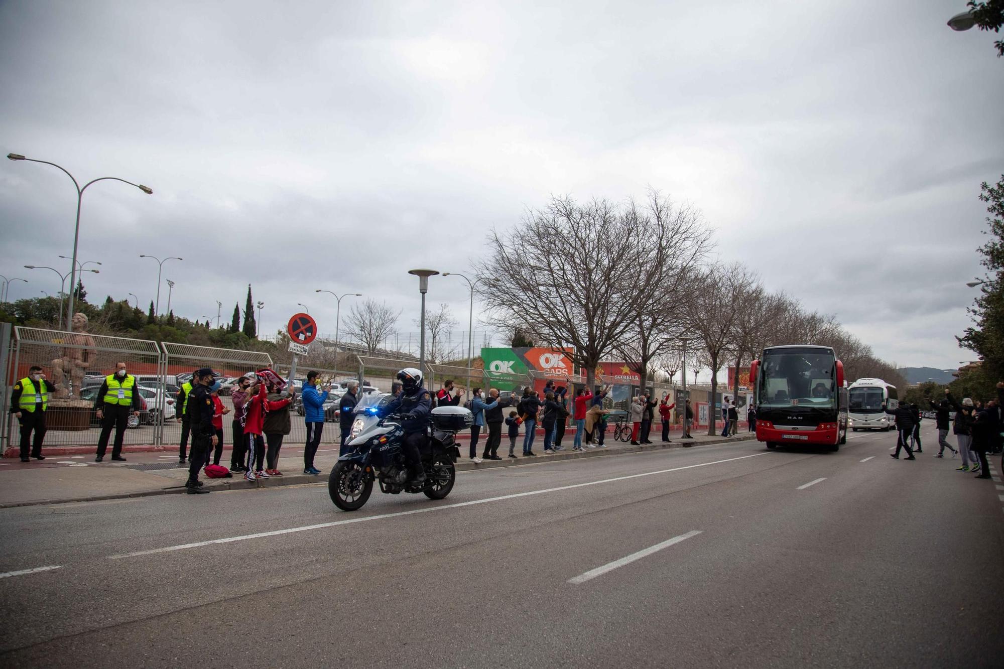 Caravana de coches en apoyo al Mallorca