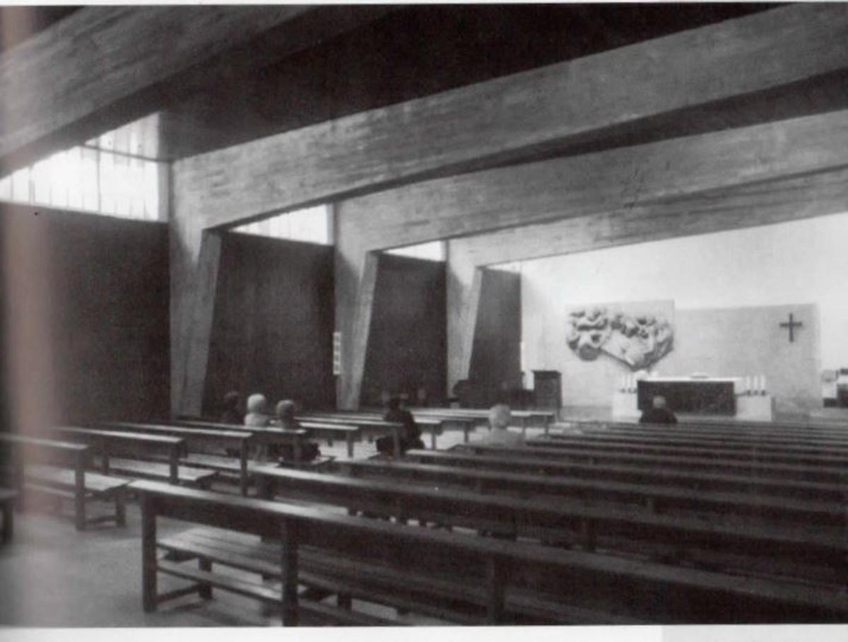 Imagen del interior de la iglesia publicada en la Guía de Arquitectura de Vigo.