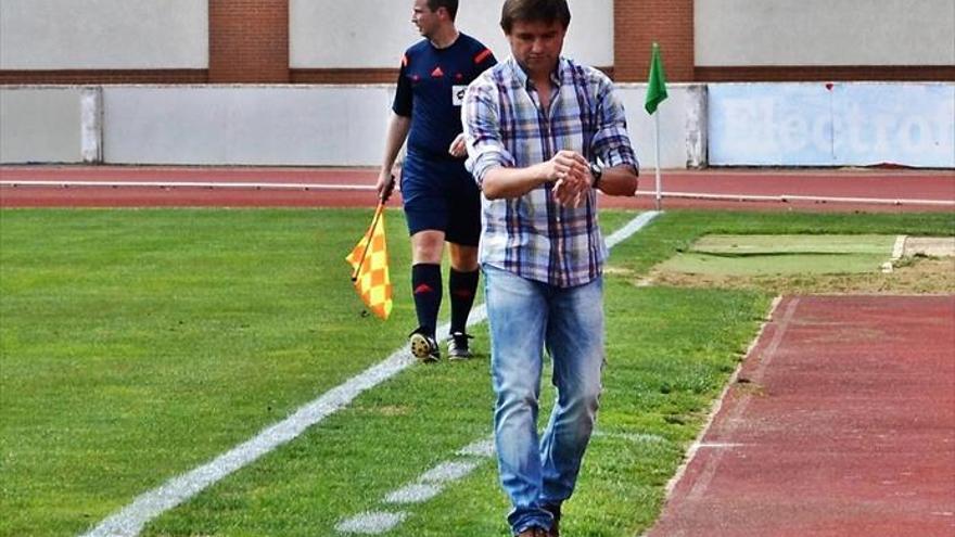 Julio Cobos vuelve a ser el principal favorito para ser el técnico del Mérida