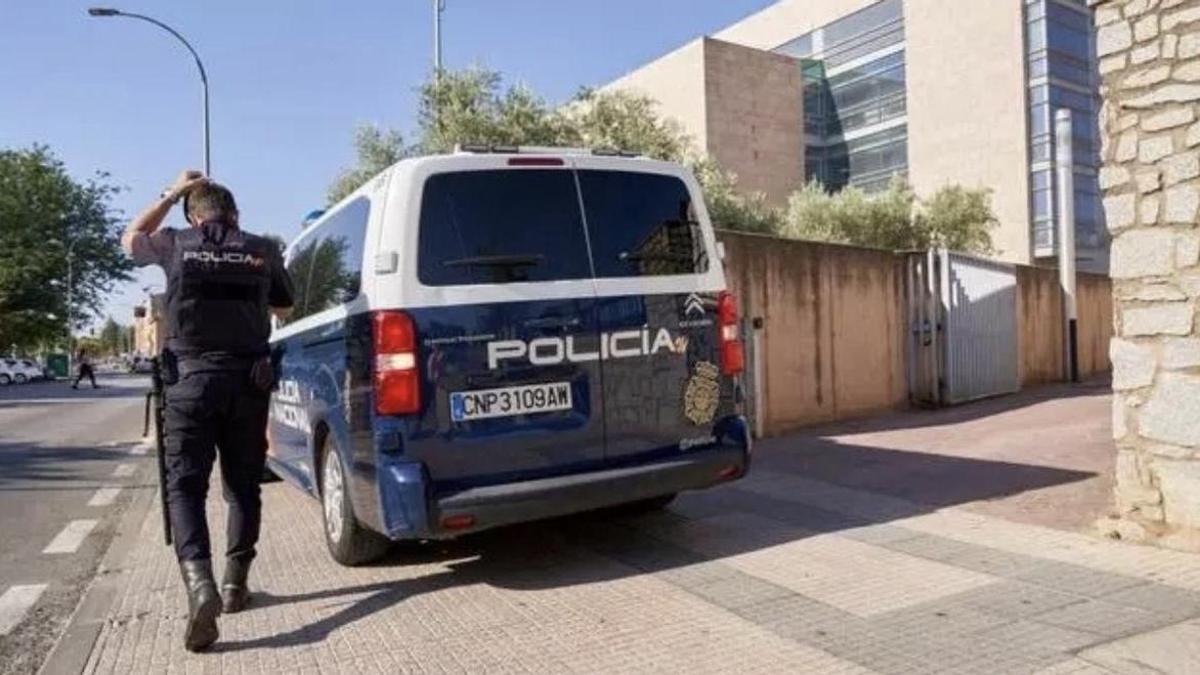Policía Nacional en Cáceres.