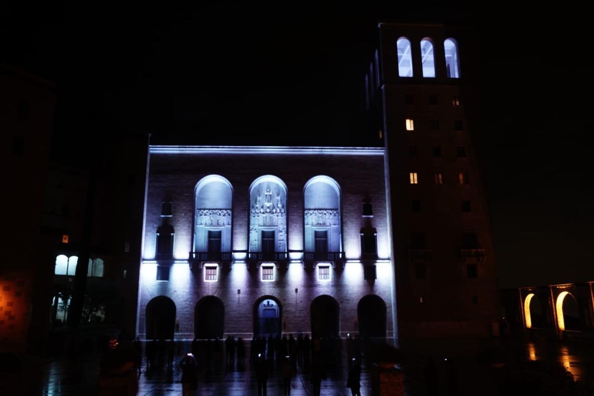 La nova il·luminació de Montserrat, en un minut La nova il·luminació de Montserrat, en un minut