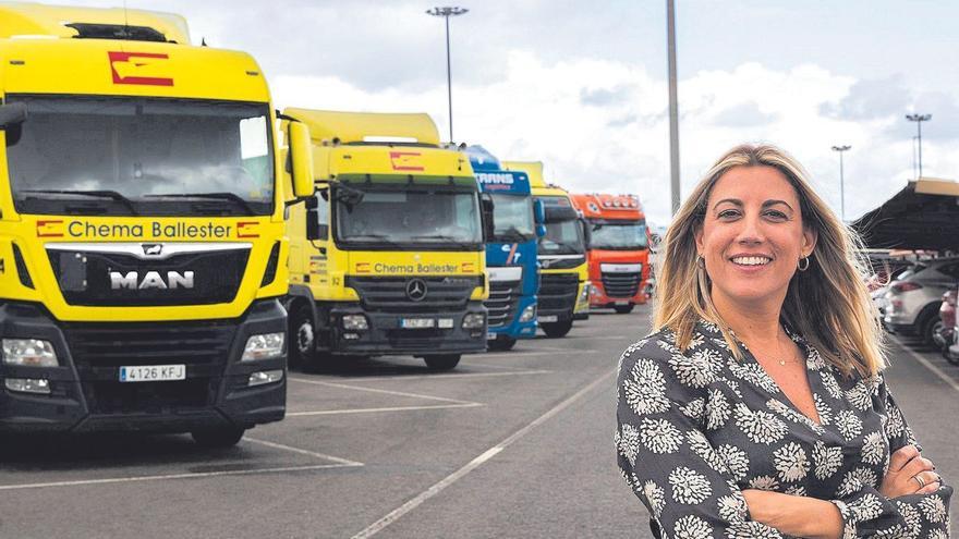 Una jefa con mando en el transporte portuario