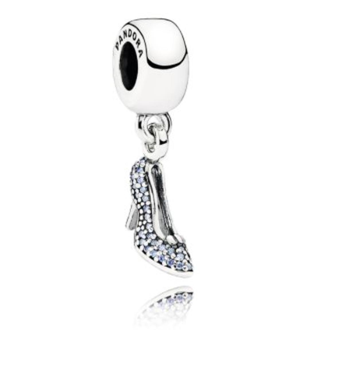 Charm colgante en plata de ley Zapato Brillante de Cenicienta (Precio: 65 euros)