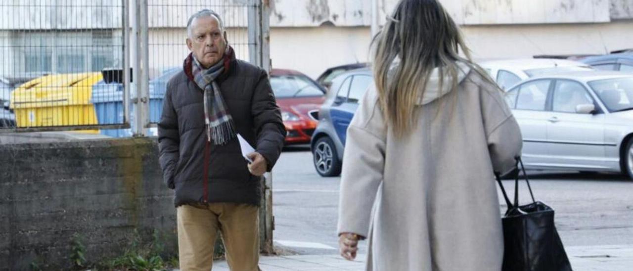 El detective F. O. , a su entrada en los juzgados donde se le tomó ayer declaración. |   // ALBA VILLAR