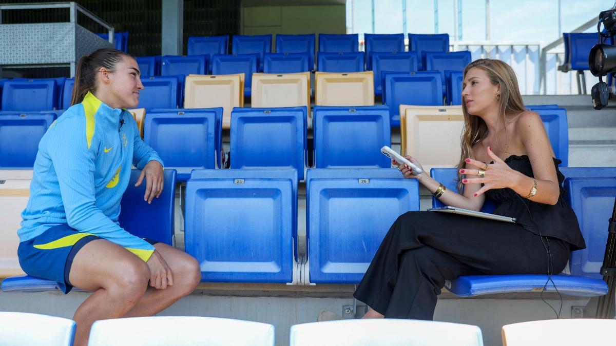 Patri Guijarro charla con Maria Tikas en SPORT antes de la final de la Champions de Oslo