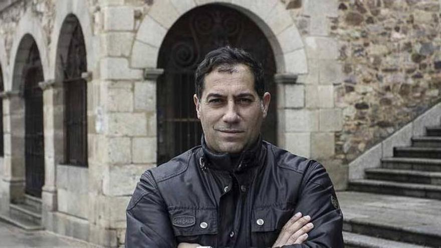 Jesús Sellers, único candidato, sucederá a Santos Benítez al frente de la Unión de Cofradías de Cáceres