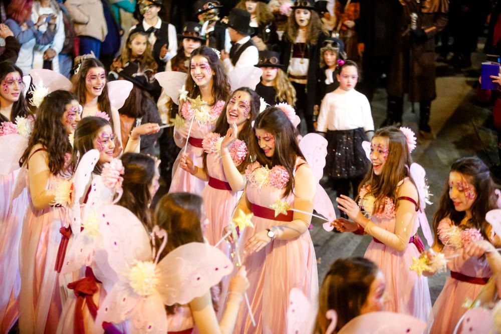 Desfile adulto de los carnavales de Benidorm