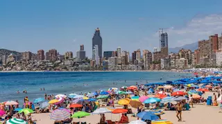 Los británicos son los más fieles a Benidorm: el 50 % de los turistas de mayo son de Reino Unido