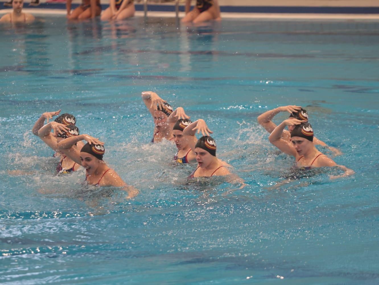 Exhibición solidaria por la dana del equipo español de natación artística