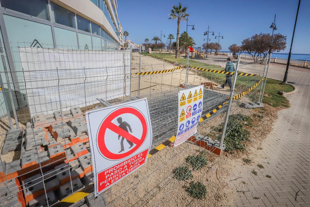 Han comenzado las  obras de remodelación del paseo de Punta Margalla en Torrevieja con una inversión de un millón de euros y cuatro meses y medio de plazo de ejecución -pararán en Semana Santa-.