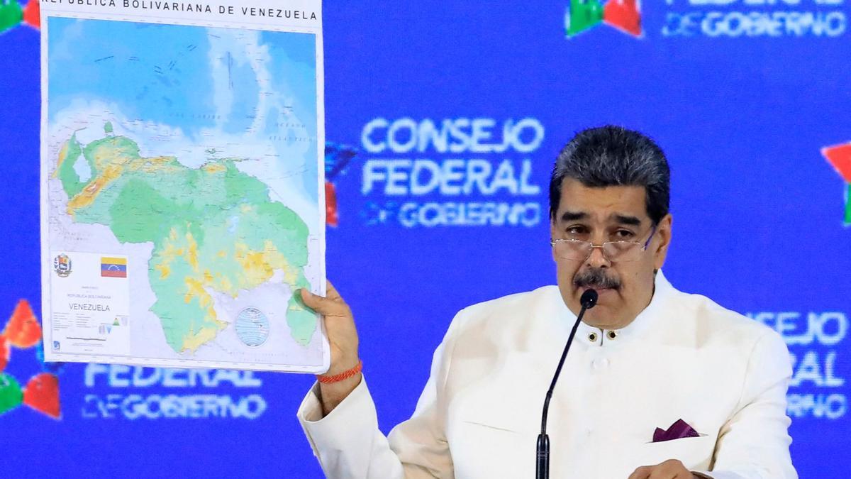 El presidente de Venezuela, Nicolás Maduro, anuncia su plan para anexionarse el Esequibo.