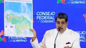 El presidente de Venezuela, Nicolás Maduro, anuncia su plan para anexionarse el Esequibo.