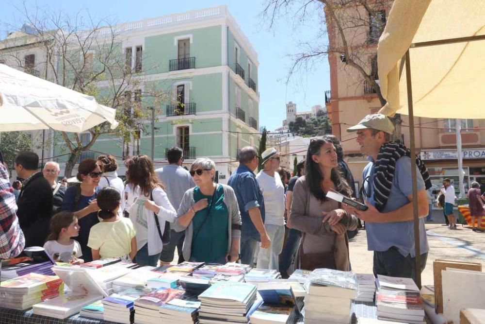 El Día del Libro ha registrado una gran afluencia de público