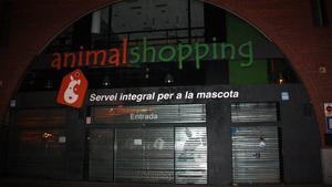 La clínica veterinària de Molins de Rei on ha tingut lloc un robatori que estaria relacionat amb el crim.