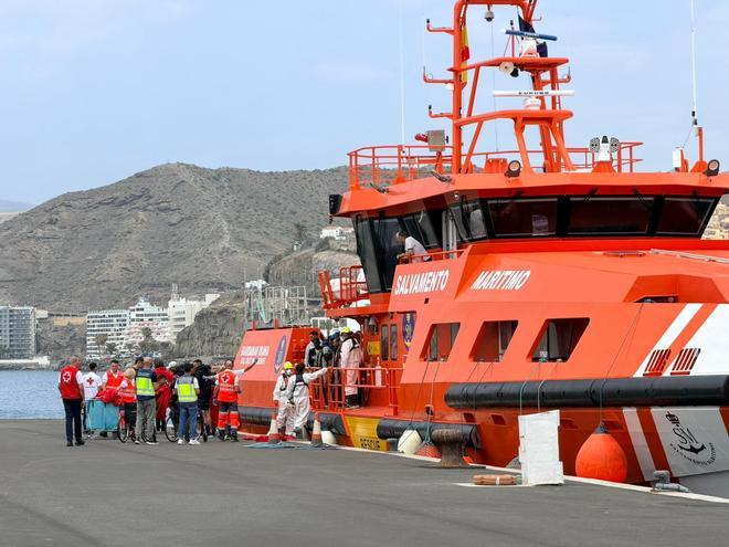 Rescatadas 47 personas de una patera al sur de Gran Canaria