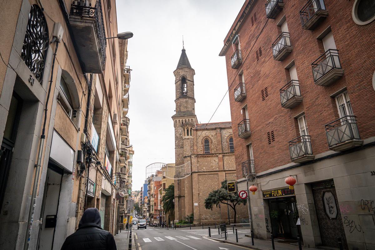 Barcelona, 13/11/2025 On Barcelona. Es para una ruta de iglesias, aprovechando el filón religioso de Rosalía. Església del Sant Àngel Custodi (Vilardell, 52-54). AUTOR: MANU MITRU