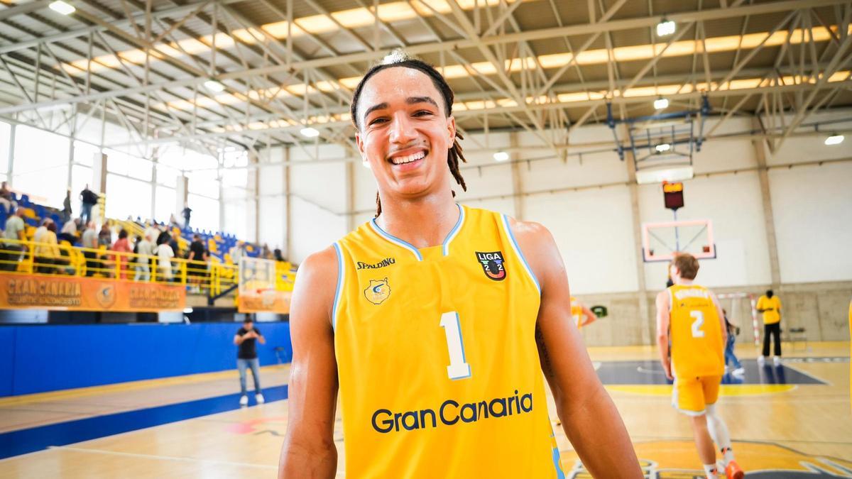 Lucas Maniema sonríe tras su gran partido con el filial del Granca.