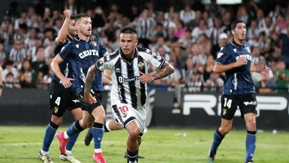 Suero tras marcar uno el gol de la igualada ante el Ceuta en el partido de la primera vuelta.
