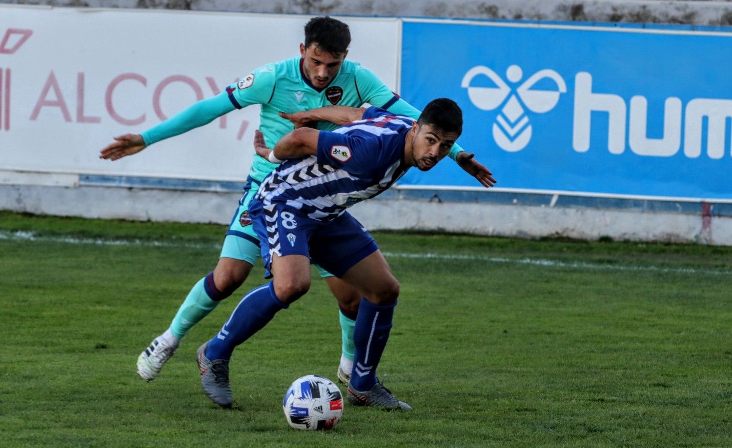 El Alcoyano se anota su primera victoria de la temporada (1-0)