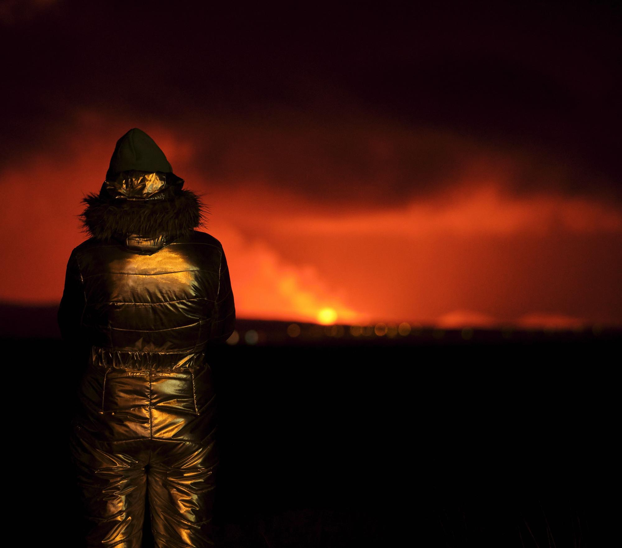 Iceland volcano erupts on Reykjanes peninsula