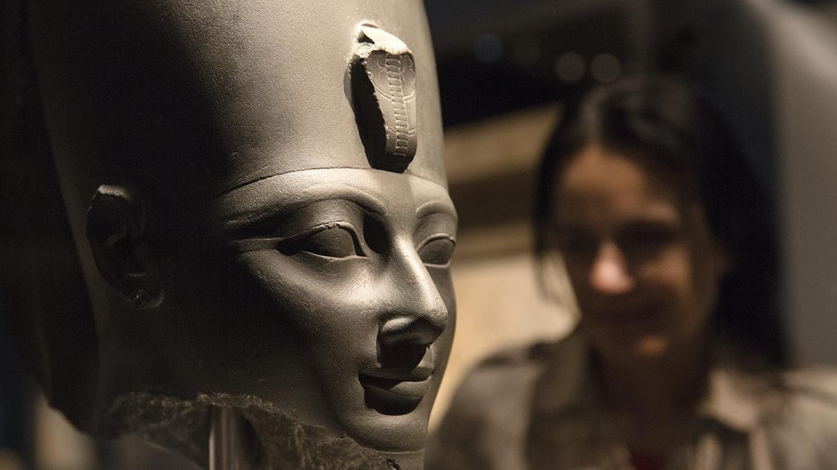 Cabeza de Tutmosis III en limolita verde.