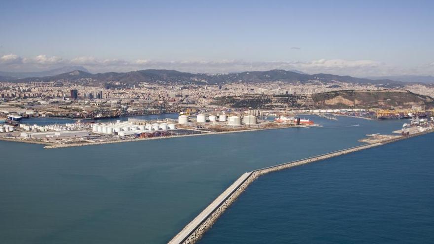 L&#039;Estat només permetrà l&#039;accés per ports i aeroports a espanyols, residents i persones que acreditin motius laborals