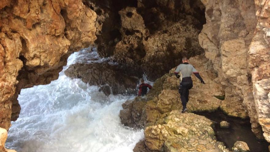 Rescatan a tres buceadores en la cala del Moraig de Benitatxell