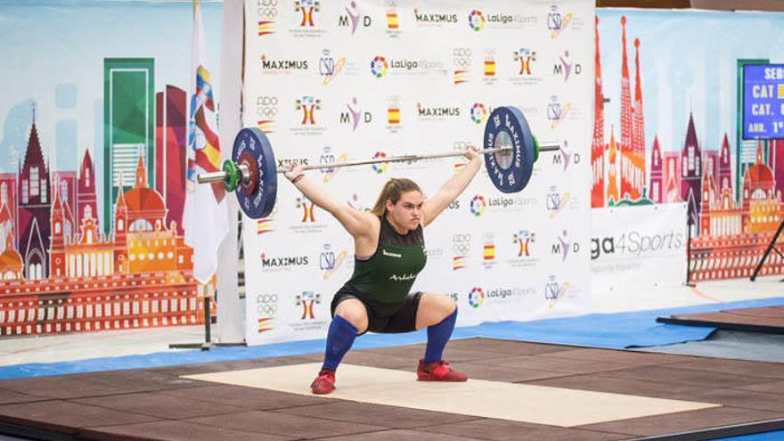 Samanda Rojo, oro en el Nacional de Halterofilia sub17