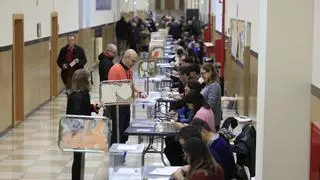 Elecciones en Aragón, en directo | La participación al ecuador de la jornada es similar a 2023