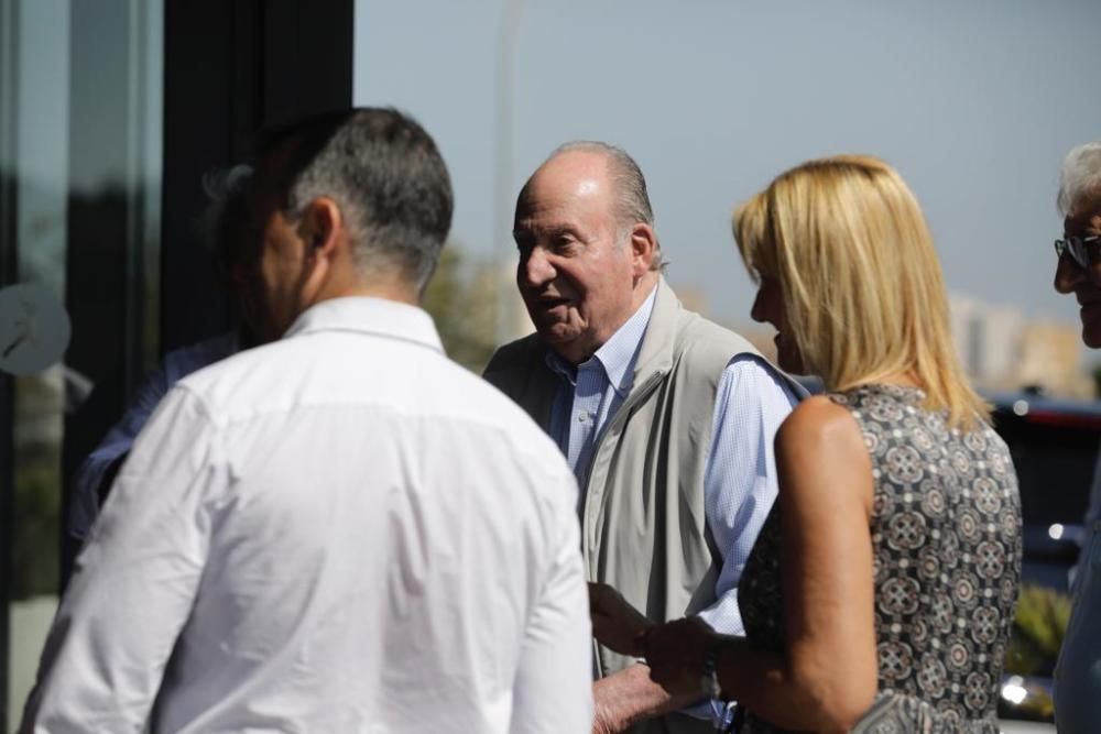 Los reyes eméritos visitan el centro deportivo de Rafa Nadal en Manacor