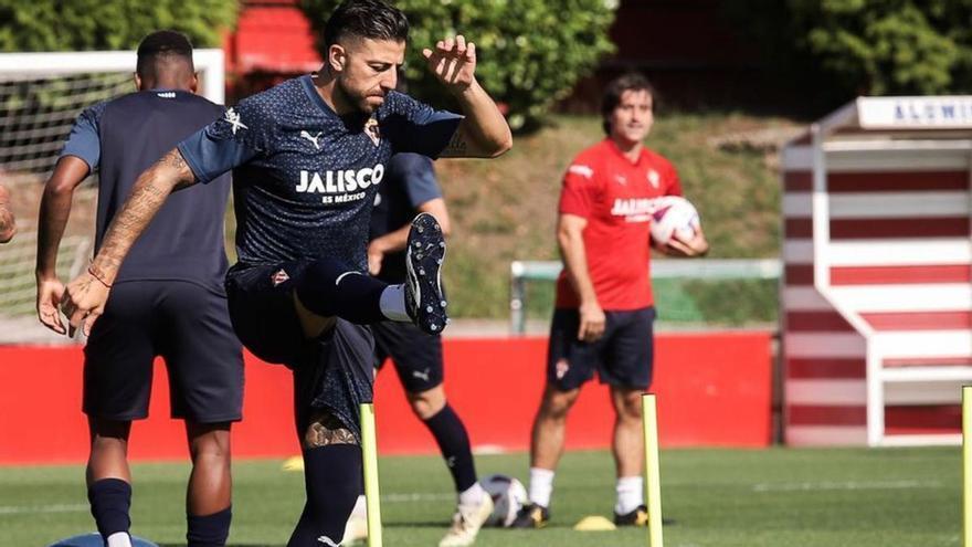 Zarfino se ejercita en el día de descanso y el jugador que recuperará el Sporting en Elche