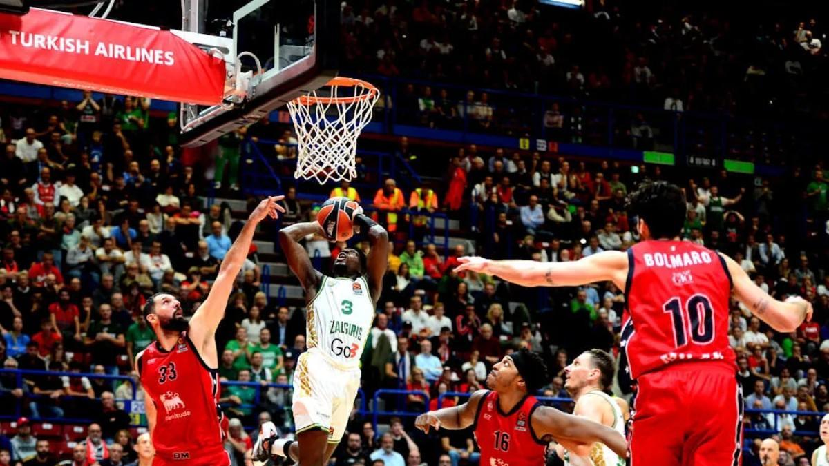 Nikola Mirotic firmó dobles figuras ante Zalgiris, pero no pudo evitar la derrota de su equipo