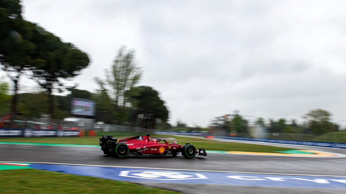 Leclerc, durante la clasificación en Imola