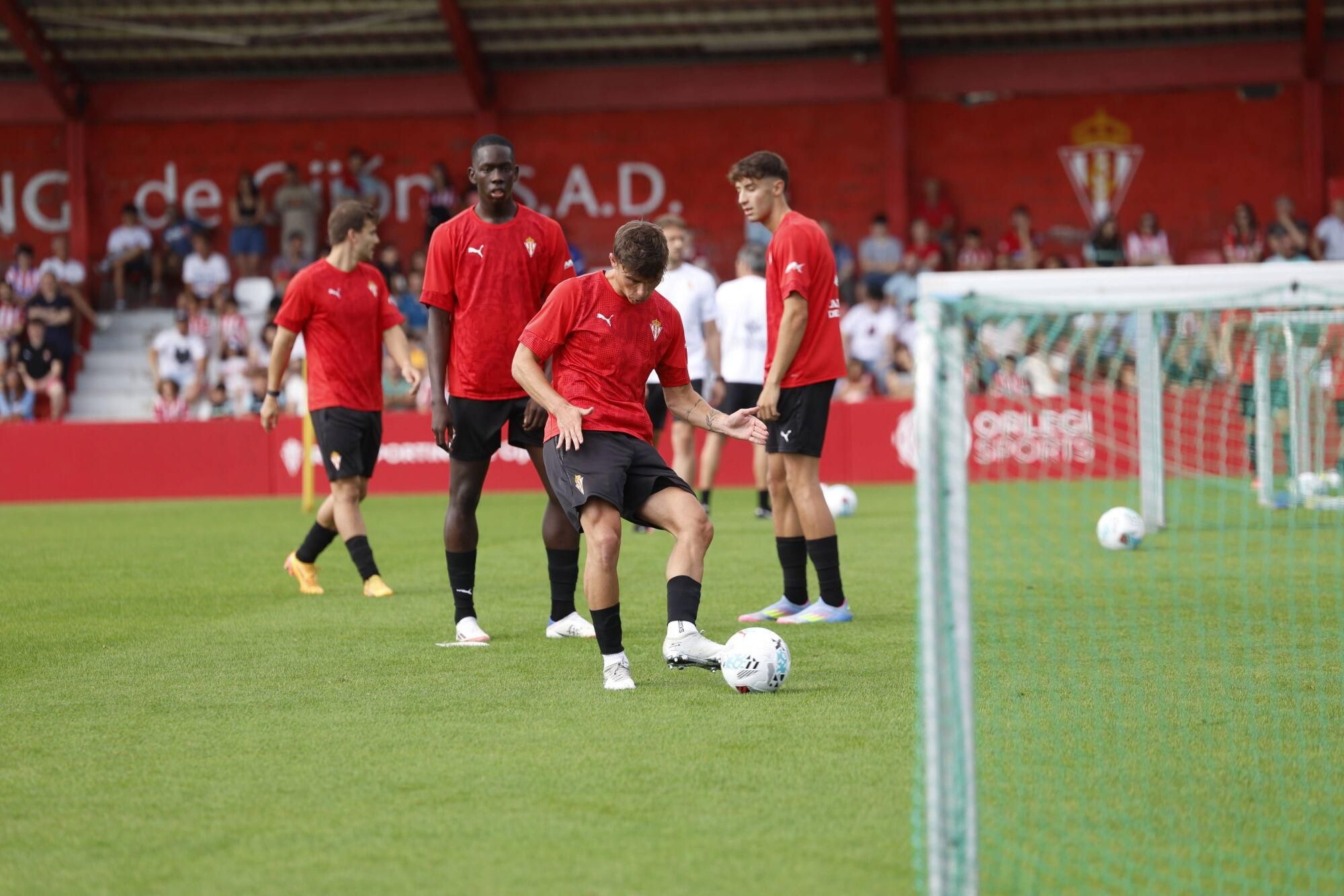 EN IMÁGENES: Segundo entrenamiento del Sporting, con público en Mareo