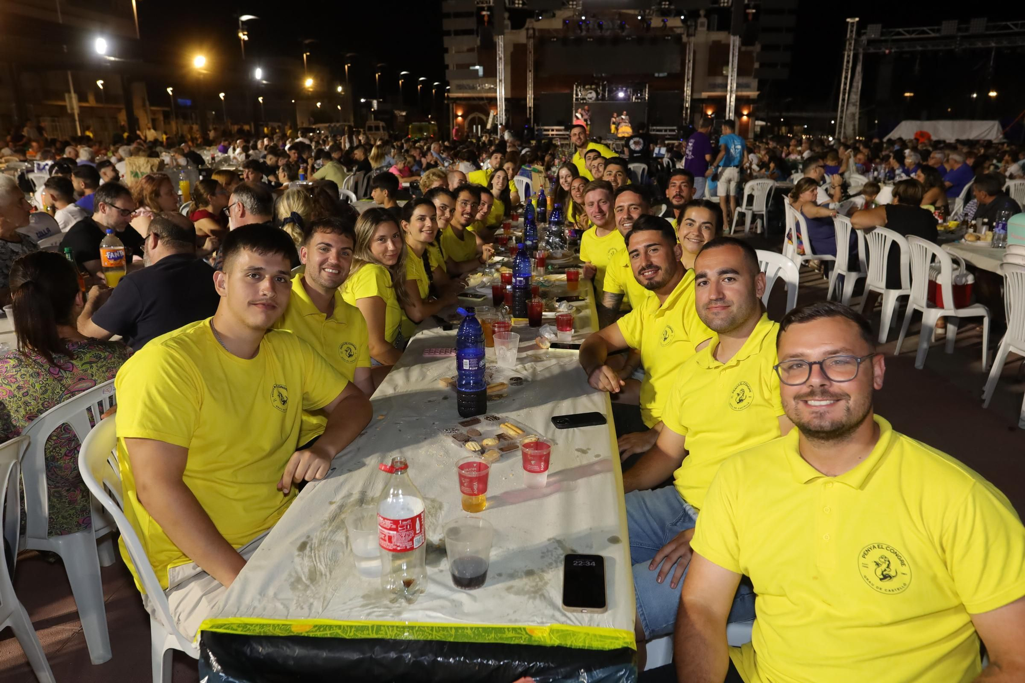 Sopar de pa i porta en las fiestas de Sant Pere del Grau de Castelló