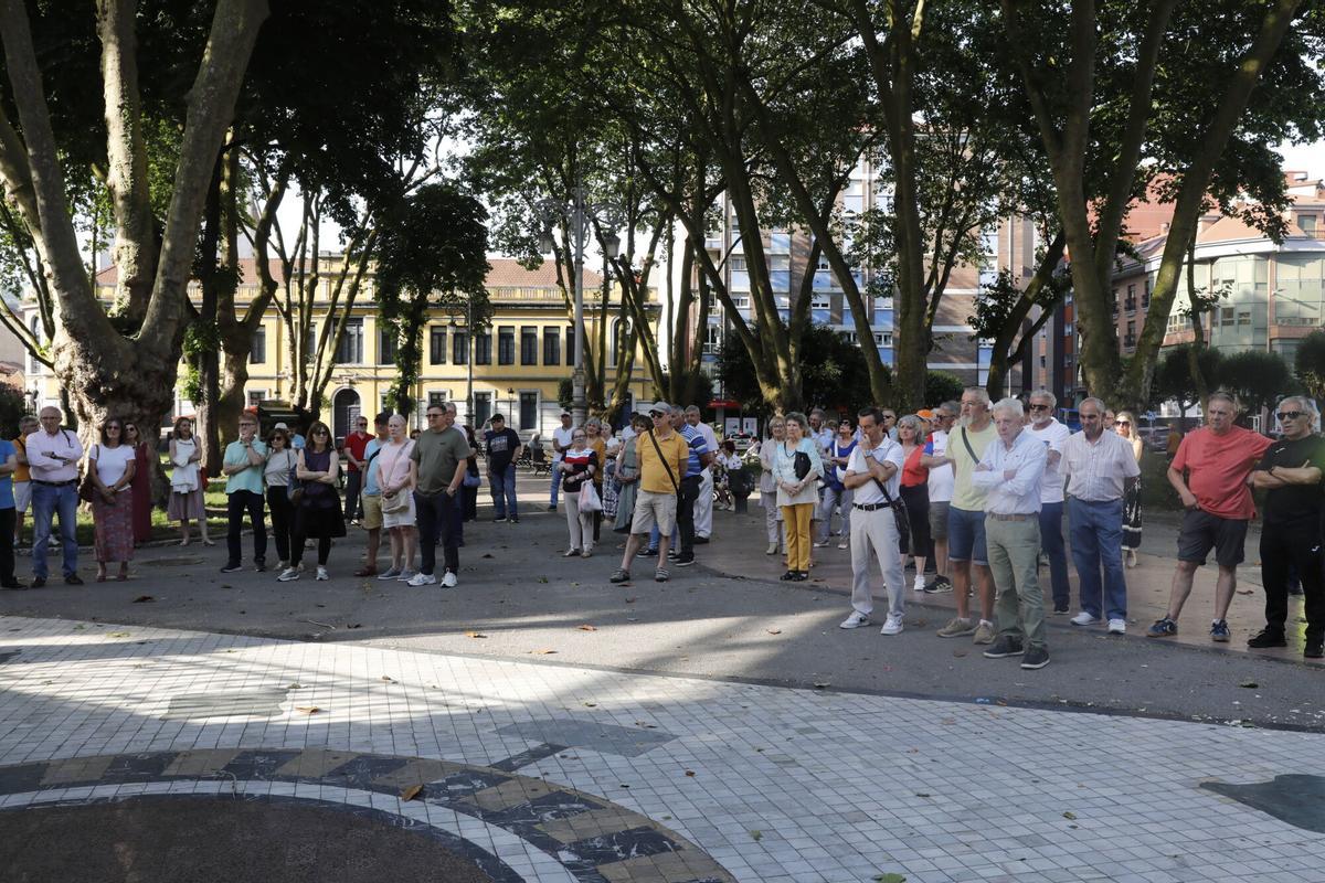 La Felguera, Langreo. Concentración vecinal contra los malos olores