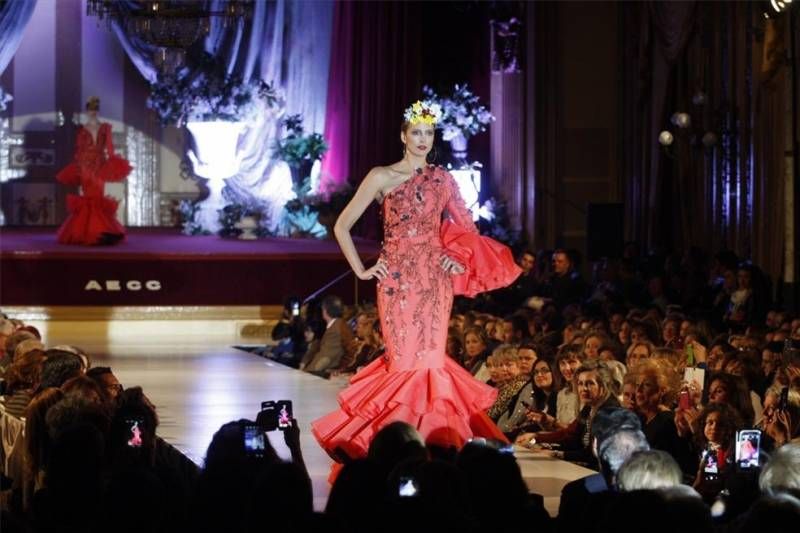 Desfile de Juana Martín a beneficio de la AECC