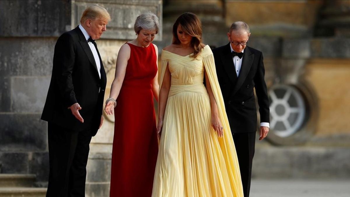Theresa May y su marido reciben al matrimonio Trump.