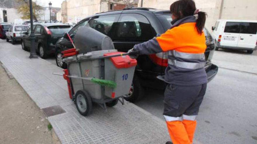 El Ayuntamiento pondrá al corriente la deuda acumulada con Fobesa, entre otras.