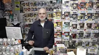 El Llano arranca la Navidad entre tiendas a medio gas y comercios que “van a tope”: un barrio dividido entre la calma y el empujón