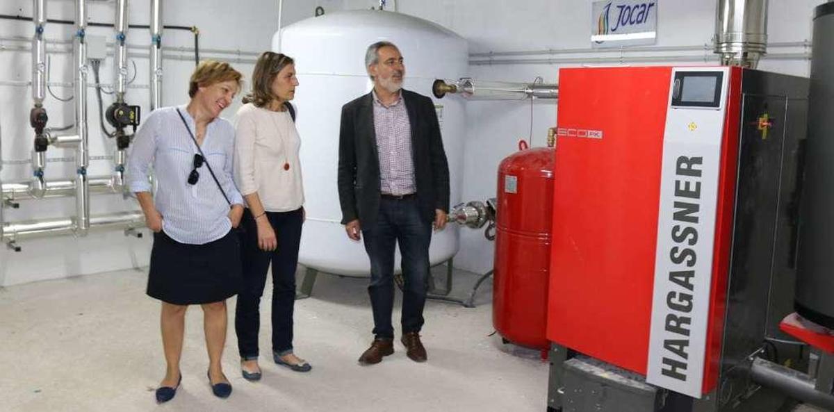 Xunta y Concello dotan de una caldera al multiusos de Soutelo