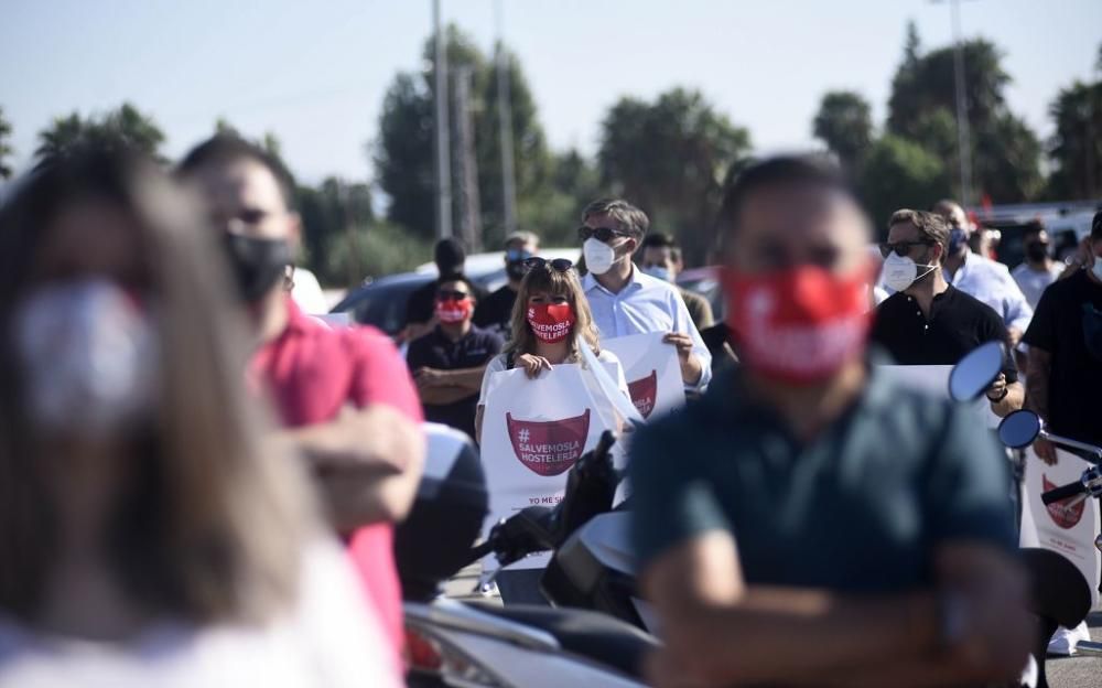 Los hoteleros toman Murcia para protestar contra las medidas del Gobierno regional