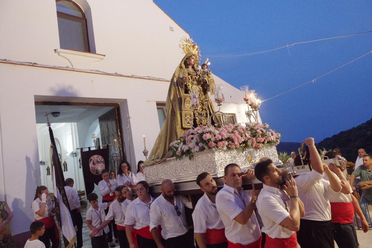 Traslado de la Virgen del Carmen de Olías a la Iglesia de San Vicente Ferrer