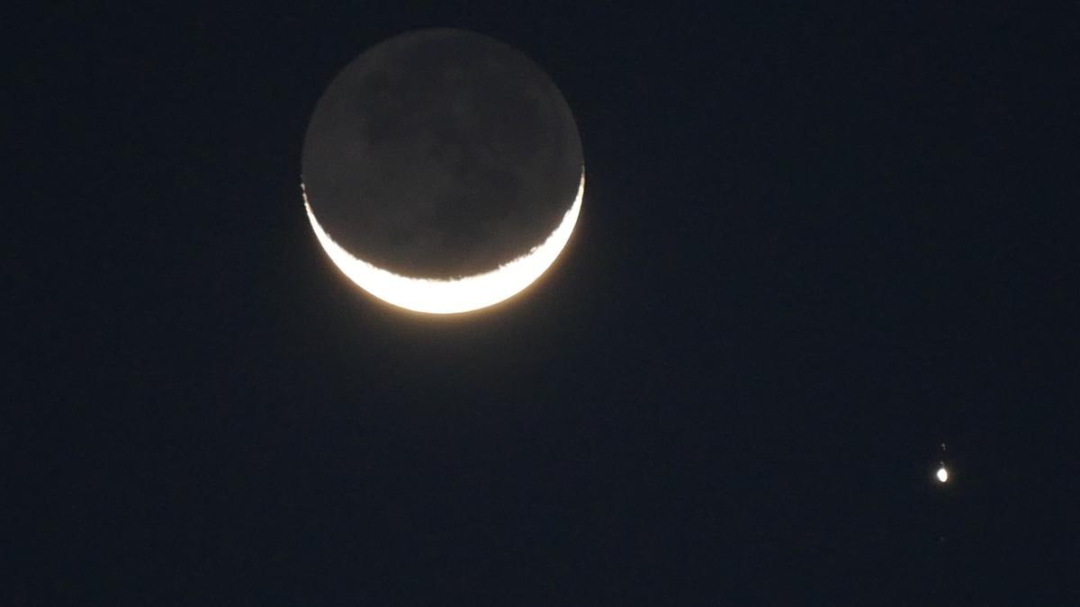 La luna y Júpiter, vistos desde un punto de México.