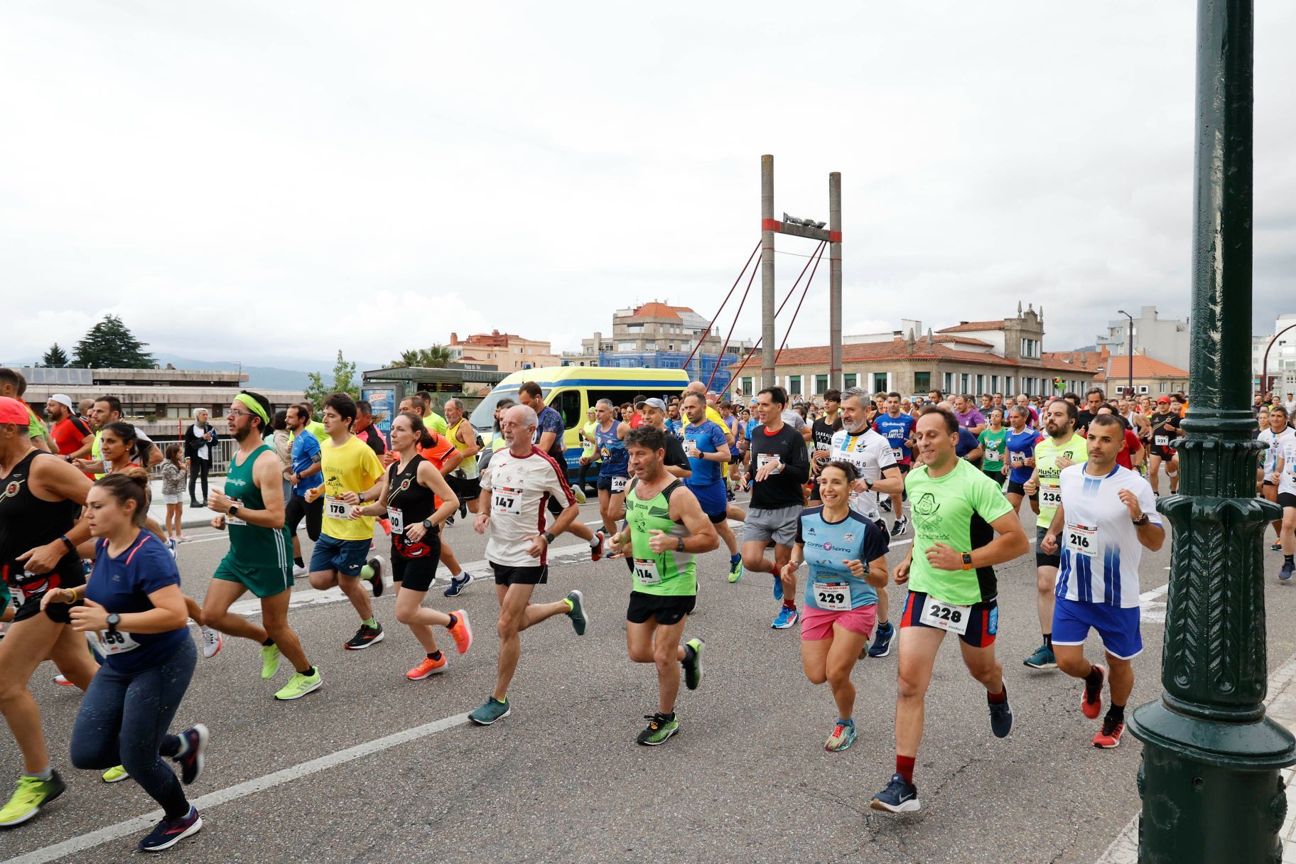 Una carrera con sardina y pan como premios