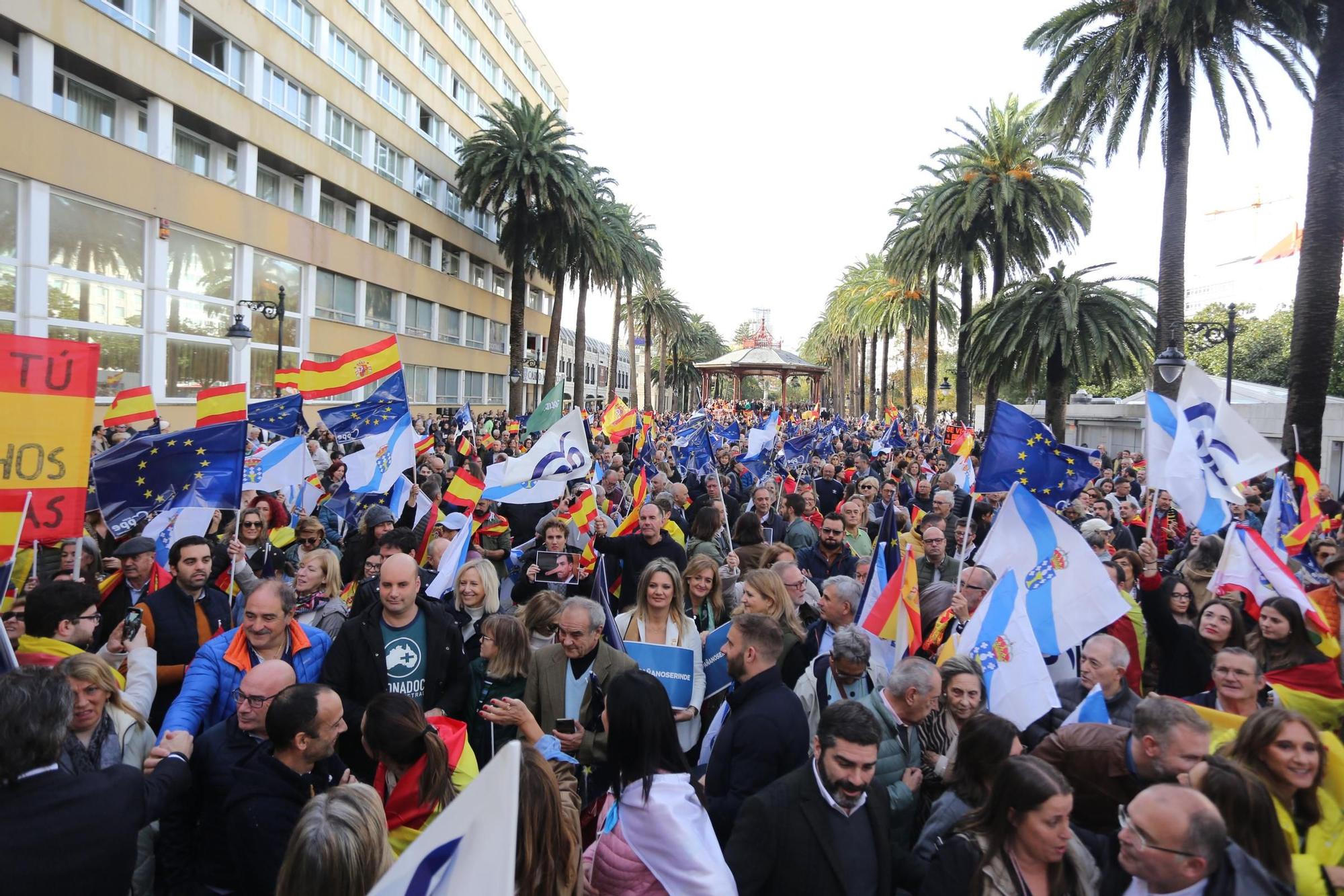 Miles de personas protestan en A Coruña contra la amnistía