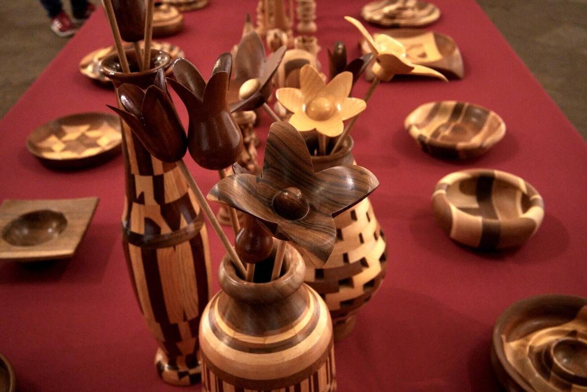 Muestra de piezas de madera en la sala de exposiciones de La Encarnación hasta el 6 de septiembre.
