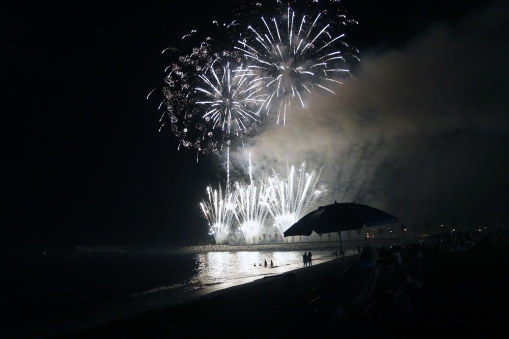 El pregón y los fuegos abren la Feria de Málaga 2019