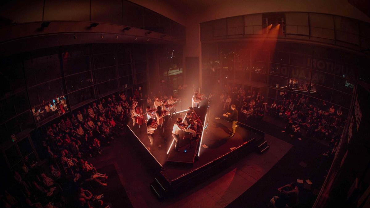 El concert "Hallscape" de la GIO Symphonia al vestíbul de l'Auditori.